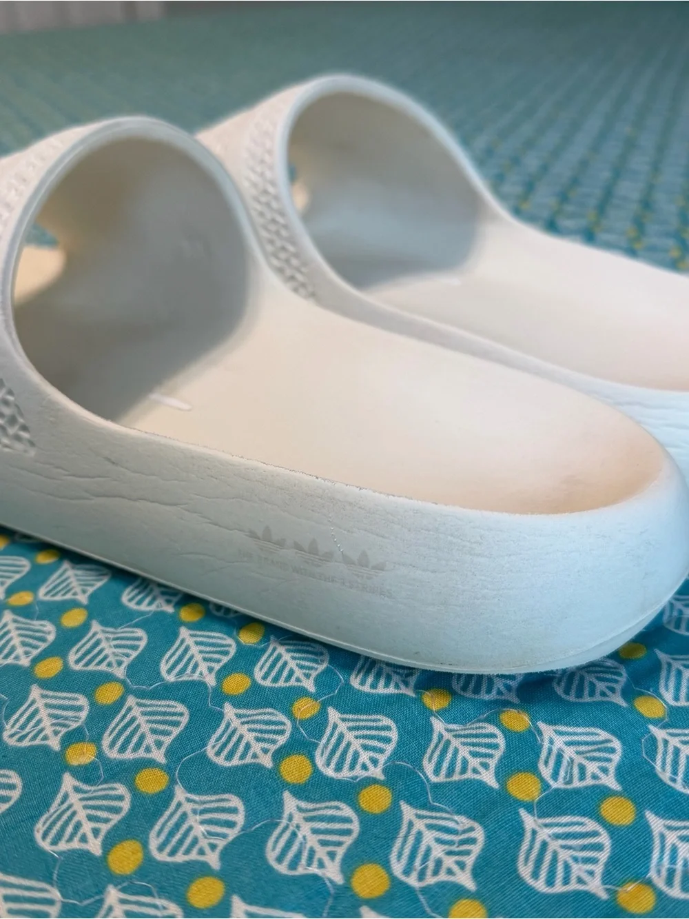 White Slide Sandals Adidas Comfortable Open-Toe Pool Slides
